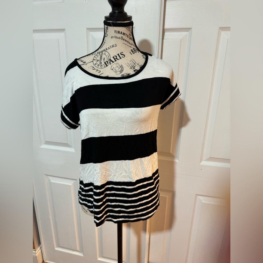 Cynthia Rowley Black and White blouse small $5 final